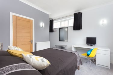 5 bed house, West St (ALL ENSUITE ALL INCLUSIVE), Near university, Newcastle under lyme, ST51BH - Image 4