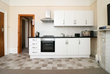 2 bed house, Evelyn Place, Near university, Plymouth, PL46HL - Image 2