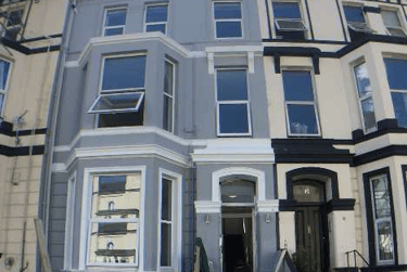 3 bed flat, Ford Park Road, Mutley, Plymouth, PL46QY - Image 1