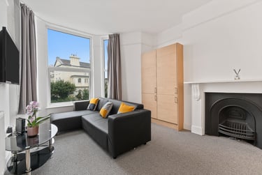 2 bed flat, Ford Park Road, Mutley, Plymouth, PL46QY - Image 1