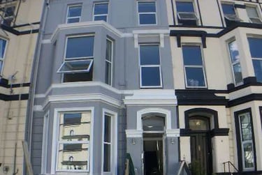 4 bed flat, Ford Park Road, Mutley, Plymouth, PL46QY - Image 1