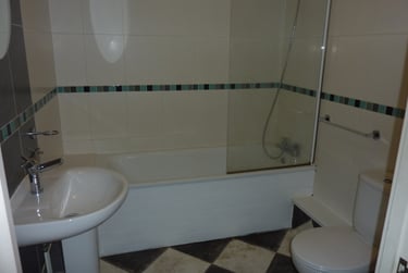 2 bed flat, Acland Road, Central, Exeter, EX46PP - Image 7