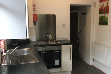 1 bed flat, Ladybarn road, Fallowfield, Manchester, M146WG - Image 1