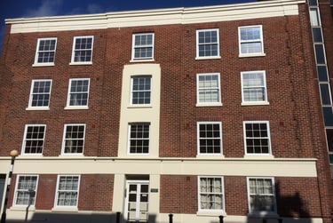 2 bed flat, High Street, Near university, Portsmouth, PO12HS - Image 1