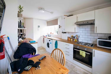 2 bed flat, Nutcroft Road, Peckham, London, SE151AG - Image 2