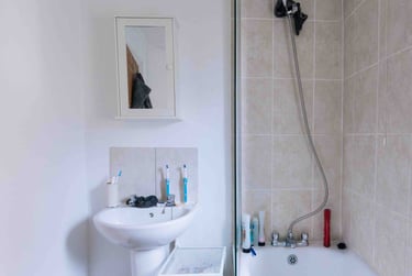 2 bed flat, Nutcroft Road, Peckham, London, SE151AG - Image 5