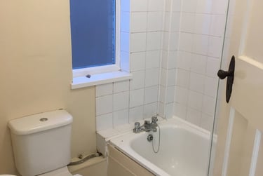 2 bed flat, High Street, Near university, Portsmouth, PO12HS - Image 9