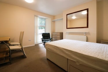 2 bed house, Evelyn Place, Central, Plymouth, PL46HL - Image 4