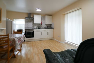 2 bed house, Evelyn Place, Central, Plymouth, PL46HL - Image 5