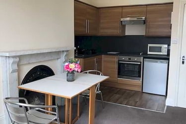 2 bed flat, Old Tiverton Road, St Sidwells, Exeter, EX46NG - Image 3