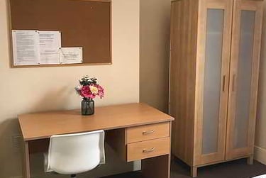 2 bed flat, Old Tiverton Road, St Sidwells, Exeter, EX46NG - Image 6