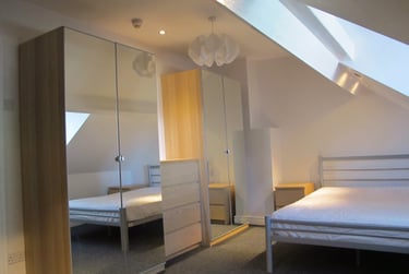 1 bed flat, Parkers Road, Broomhill, Sheffield, S101BN - Image 2