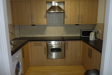 2 bed flat, Acland Road, Central, Exeter, EX46PP - Image 2