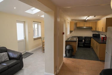 7 bed house, Vernon Walk, Near university, Northampton, NN15SU - Image 1