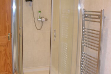 3 bed flat, Broad Street, City centre, Wolverhampton, WV11HP - Image 2