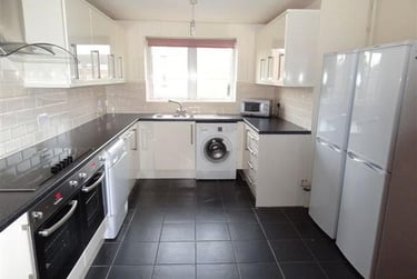7 bed flat, Aston Court, Dunkirk, Nottingham, NG72RP - Image 3