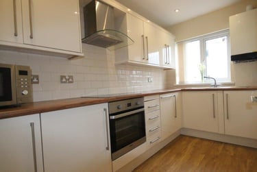 3 bed flat, Ecclesall Road, Ecclesall, Sheffield, S118PF - Image 1