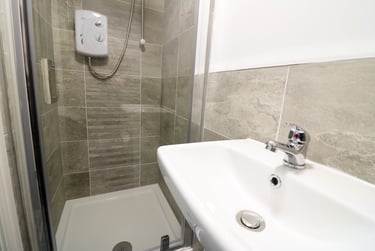 1 bed studio, Cheltenham Place, Mutley plain, Plymouth, PL47DZ - Image 7