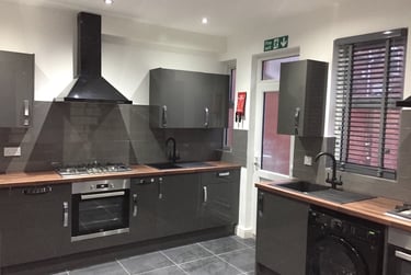 6 bed house, Skipworth street, Near university, Leicester, LE21GD - Image 1