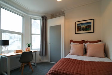 4 bed house, Glen Park Avenue, City Centre, Plymouth, PL46BA - Image 2