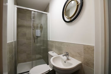 4 bed house, Glen Park Avenue, City Centre, Plymouth, PL46BA - Image 3