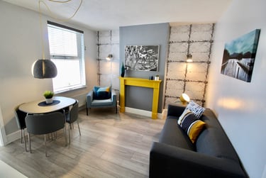 4 bed house, Delapre Street, Far cotton, Northampton, NN48HB - Image 1