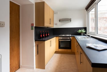 1 bed studio, Houndiscombe Road, Mutley, Plymouth, PL46HQ - Image 4