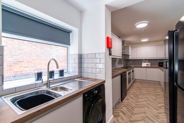 6 bed house, Uttoxeter New Rd, Uttoxeter new road, Derby, DE223NP - Image 3