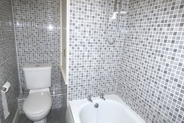 2 bed flat, Nicholas Gardens, Lawrence street, York, YO103EY - Image 2