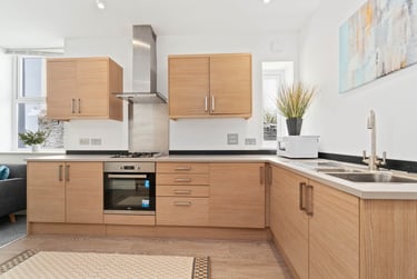 3 bed flat, Alexandra Road, Mutley, Plymouth, PL47EE - Image 2