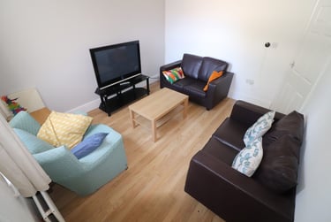 4 bed house, Beaconsfield Street, Boughton, Chester, CH35AZ - Image 1