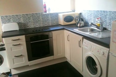 1 bed studio, Argyle Avenue, Victoria park, Manchester, M145PX - Image 2