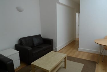4 bed flat, Warwick Road, Earls court, London, SW59EJ - Image 9