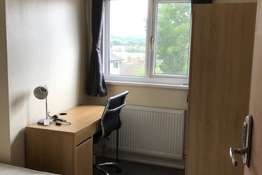 5 bed house, Park Barn Drive, Near university, Guildford, GU28ER - Image 12