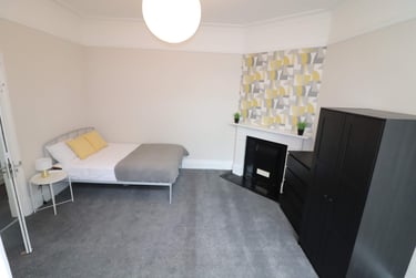 8 bed house, Bouverie Street, Garden lane area, Chester, CH14BR - Image 2