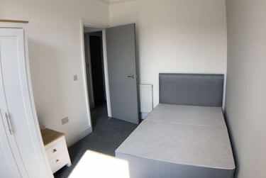 2 bed flat, Ermington Terrace, Mutley, Plymouth, PL46QG - Image 4