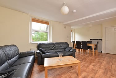 5 bed flat, St. Davids Hill, St davids, Exeter, EX44BE - Image 1