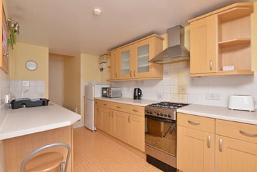 2 bed flat, St. Davids Hill, St davids, Exeter, EX44BE - Image 3
