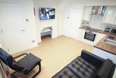 3 bed house, Bower Road, Crookesmoor, Sheffield, S101ER - Image 1