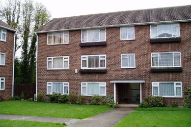 3 bed flat, Beaconsfield rd, Hales place, Canterbury, CT27LH - Image 1