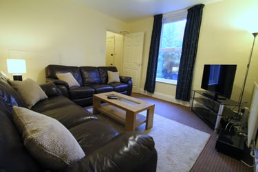 7 bed house, Henry road, West bridgford, Nottingham, NG27NA - Image 1