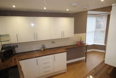 6 bed house, Harland road, Ecclesall, Sheffield, S118NB - Image 2