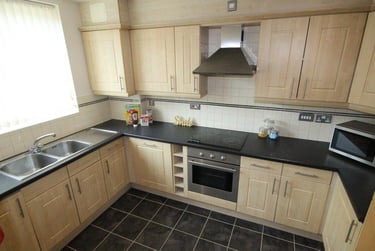 6 bed house, Broom street, Central, Sheffield, S102DA - Image 2