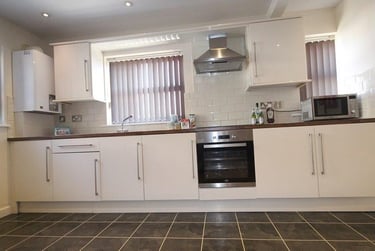 3 bed flat, Bower road, Crookes, Sheffield, S101ER - Image 1