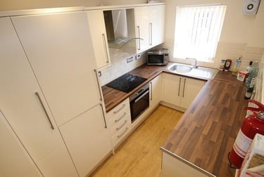 4 bed house, Broom walk, City centre, Sheffield, S37XE - Image 2