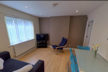 4 bed house, Broom walk, City centre, Sheffield, S37XE - Image 2