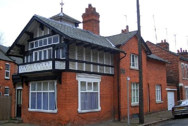 5 bed house, Victoria Gardens, City centre, Northampton, NN13LF - Image 1