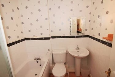 4 bed house, White Cross Gardens, Groves, York, YO318JH - Image 5