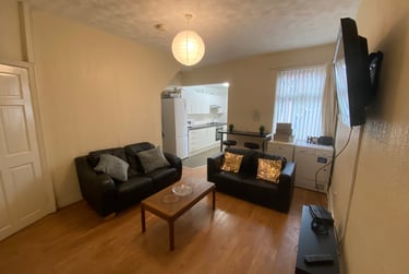 4 bed house, Denham street, Victoria park, Manchester, M130FJ - Image 1