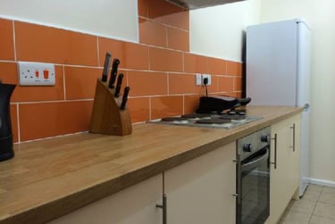 4 bed house, Clarendon road, Near university, Middlesbrough, TS13DW - Image 1